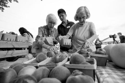 Mobile Markets Visit Communities With Nutritious Food, Fun