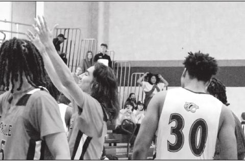 Trojans Win Over Redlands at the Buzzer