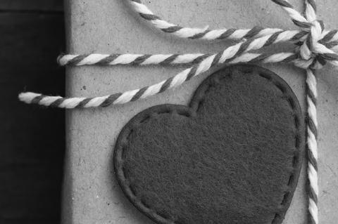 Say 'I love you' With Valentine's Day Gifts