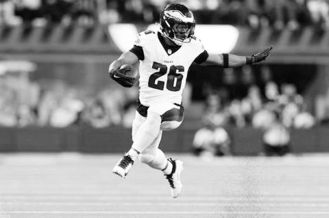 Saquon Barkley Eclipses 2,000-Yard Mark as Eagles Clinch NFC East