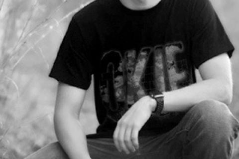 Two Local Students Awarded $4,500 in Scholarships