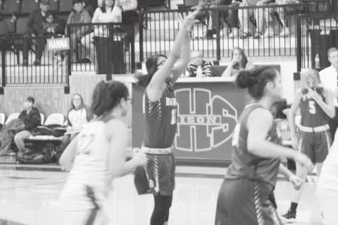 Bowlegs Crown a Queen During Homecoming