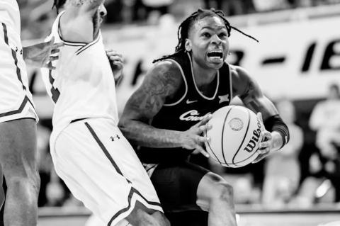 Cowboy Basketball Holds Off SIU to Improve to 3-0