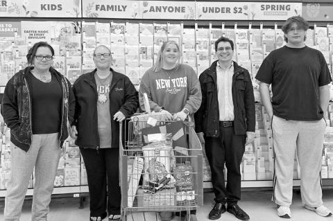 Seminole State College students in the Phi Theta Kappa Honor Society recently led a successful donation drive to benefit the SSC Food Pantry and a local animal shelter. Pictured (left to right) PTK members Cynthia Bird, Laura Suthers, Bella Bishop, PTK fa