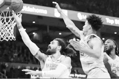 Fans Traveling to Bowl Games Will Find Cheaper Gas Prices