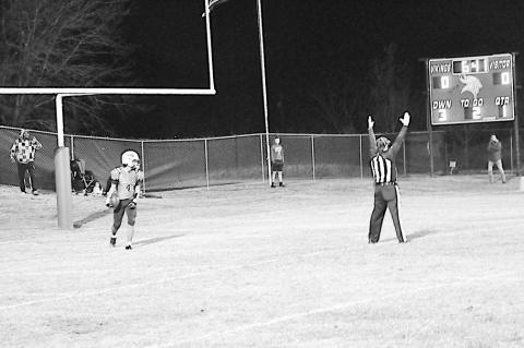 Sasakwa Viking wide receiver Titan Collins catches the pass and runs in for the touchdown. Staff Photo by Bill Anderson