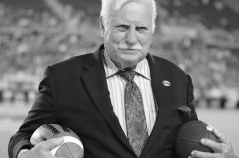 Former Oklahoma Coach Dies at Age 87