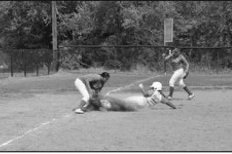 Maud Lady Tigers Win Class B Districts