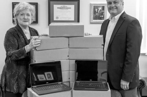 State Farm Makes Donation to SSC’s Laptop Loan Program