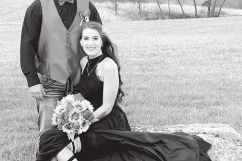 McCracken and Goodnight Elope in Arkansas Wedding