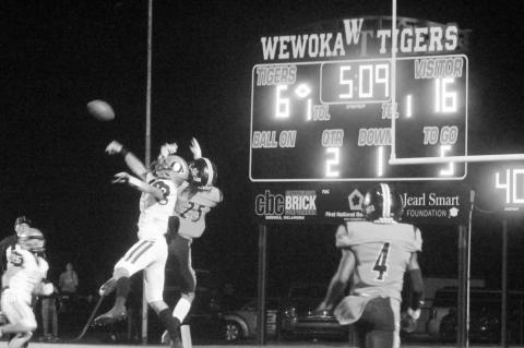 Friday Night High School Football Games in Pictures