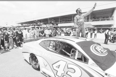 Drivers Show Support of Wallace at Talladega