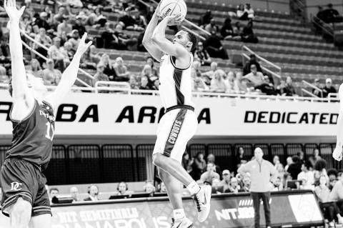 Oklahoma State’s PG Kanye Clary pulls up for a midrange jumper Courtesy Photo by Ben Schatzel