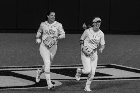 OSU Softball Wins First Round in Super Regionals