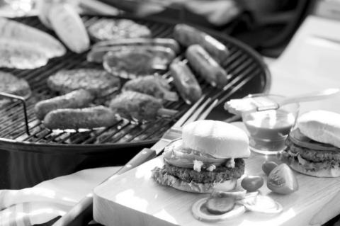 Don’t Fumble Food Safety While Tailgating