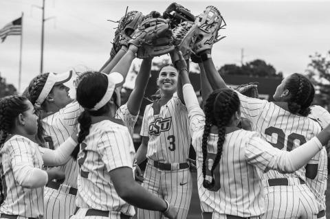 Cowgirls Comeback in 7th to Advance to Super Regionals