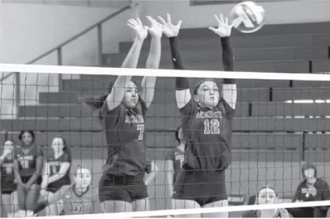 Commanders Coach Names QB Heinicke as Starter vs. Packers