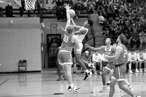 Wewoka Tigers Fall Short on Season Opener Versus Prague Tuesday Night