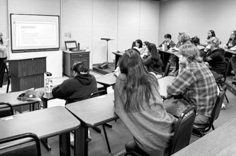 Seminole State College students had the opportunity to gain valuable insights into the university transfer process during an informational session hosted by SSC’s Student Support Services and STEM Student Support Services on March 12. The event featured